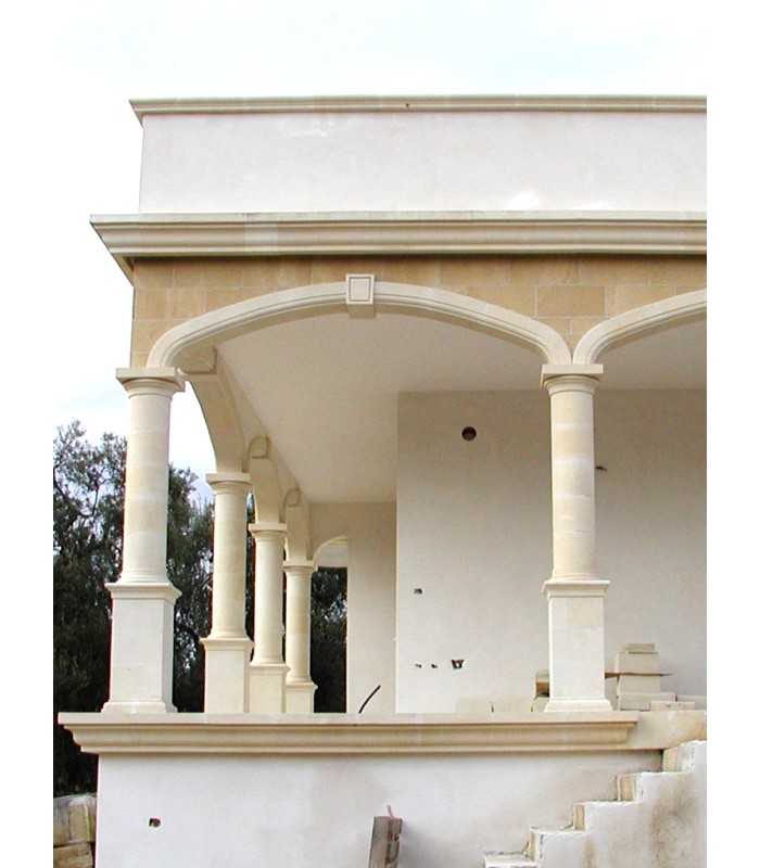 Colonna in pietra leccese 02