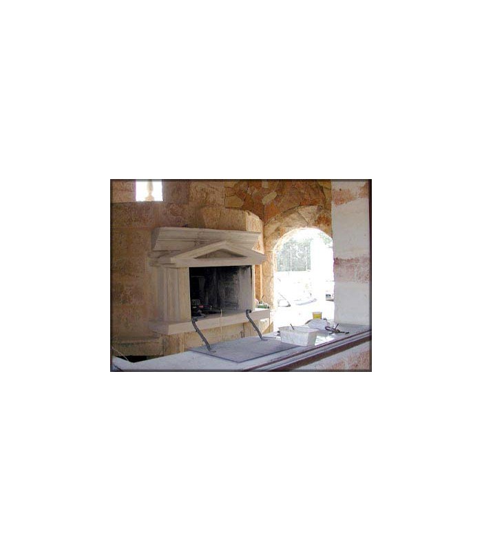 Cornice in pietra leccese CODICE C03