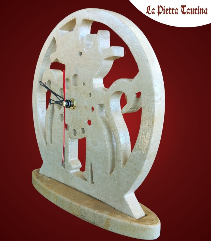 Orologio in pietra leccese con gattini