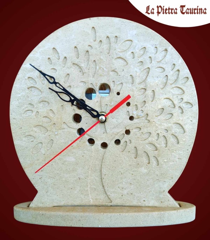 Orologio in pietra leccese con albero di ulivo