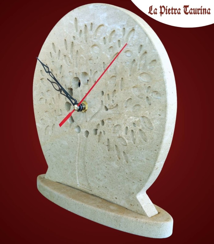 Orologio in pietra leccese con albero di ulivo