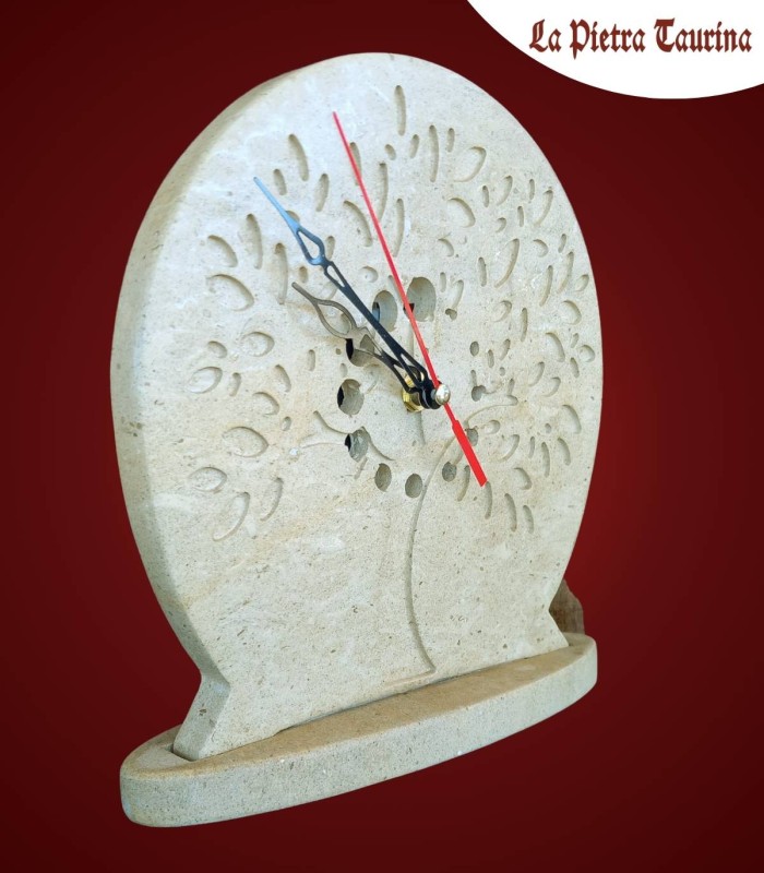 Orologio in pietra leccese con albero di ulivo