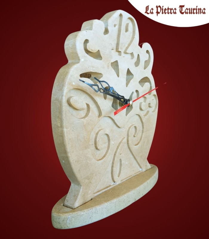 Orologio in pietra leccese con albero della vita
