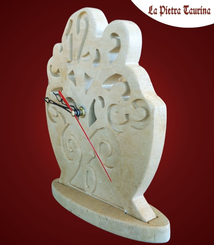 Orologio in pietra leccese con albero della vita
