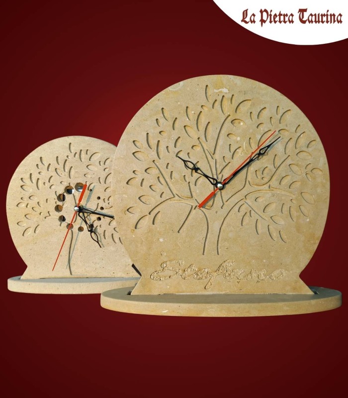 Orologio in pietra leccese con albero di ulivo