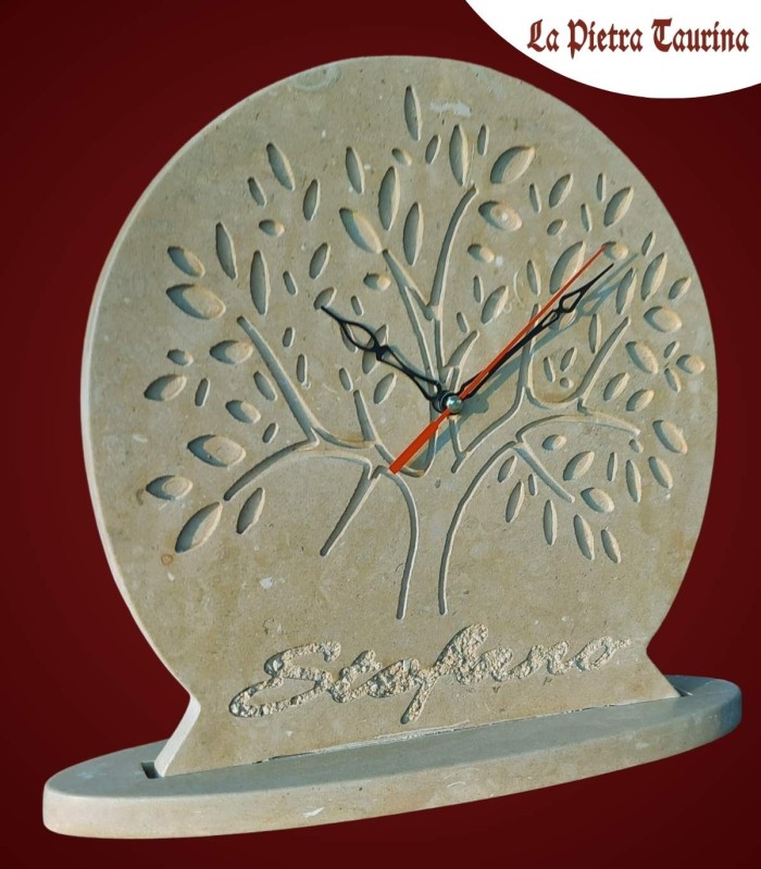 Orologio in pietra leccese con albero di ulivo