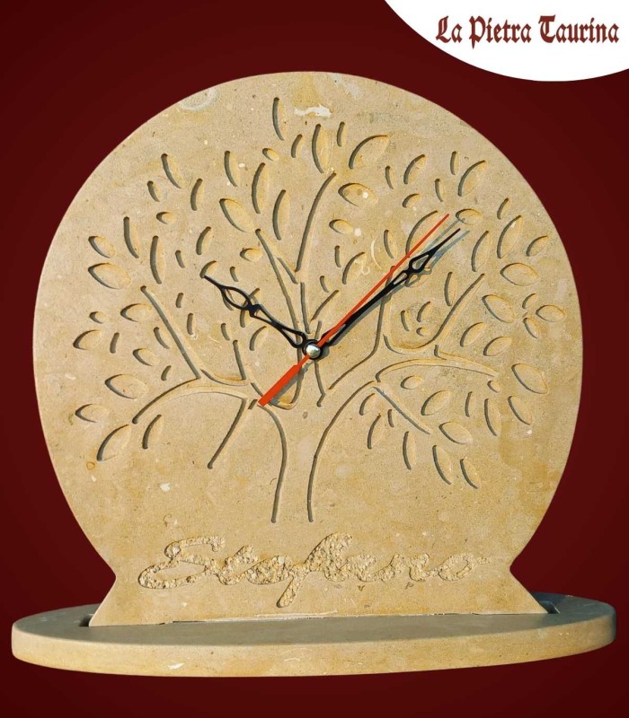 Orologio in pietra leccese con albero di ulivo