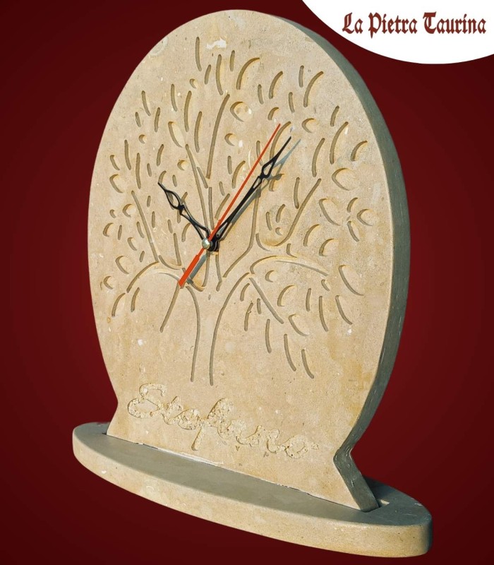 Orologio in pietra leccese con albero di ulivo