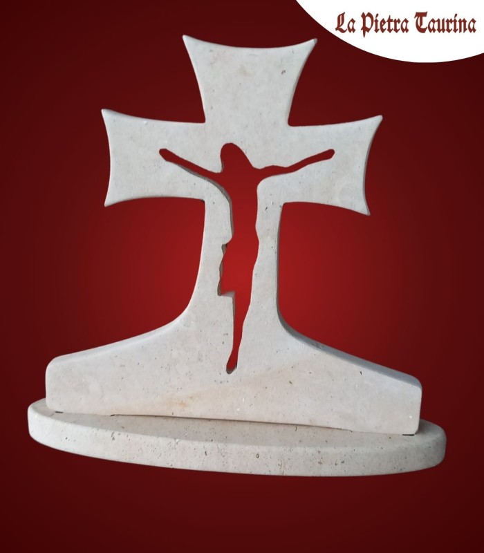Croce in pietra leccese