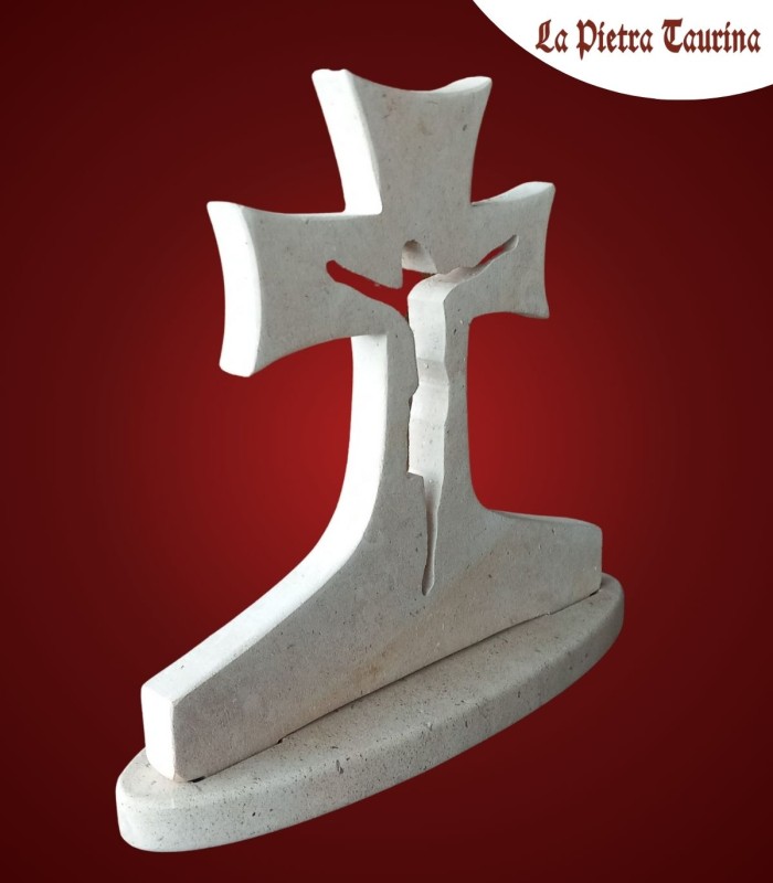 Croce in pietra leccese